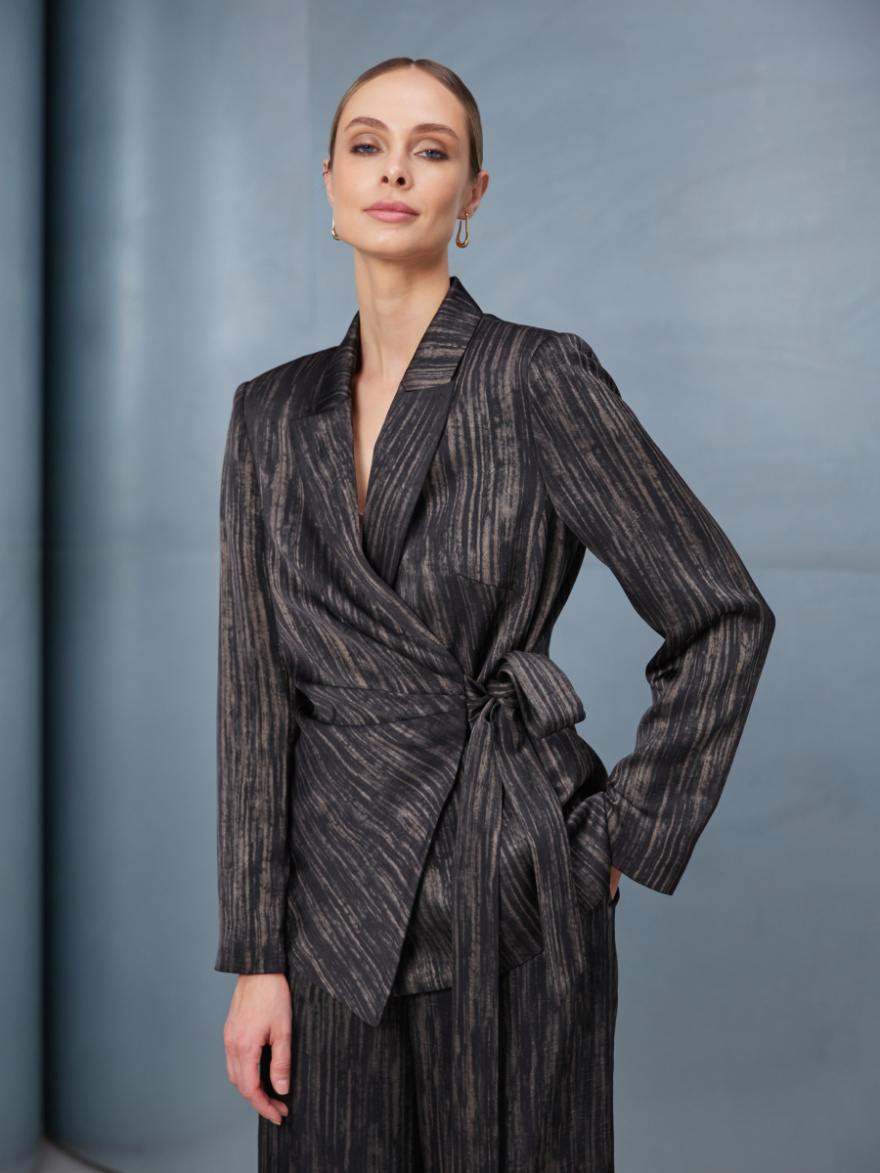 Жакет 2.3.1-923-5 (черный с золотом) (ELNY) 0