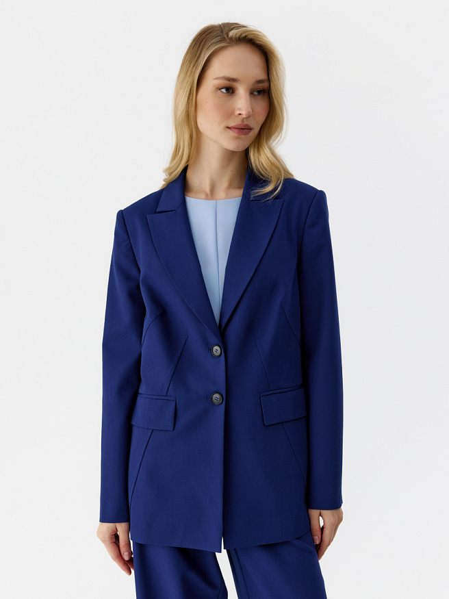 Однобортный жакет с диагональными рельефами