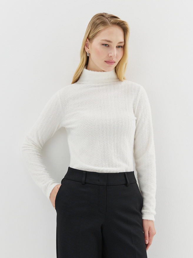 Джемпер-водолазка из трикотажа