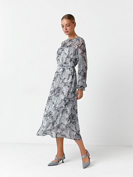 Шифоновое платье с принтом и декорированным  поясом