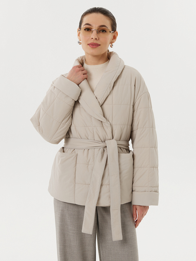 Стеганая куртка жемчужно-серого оттенка с воротником-стойкой