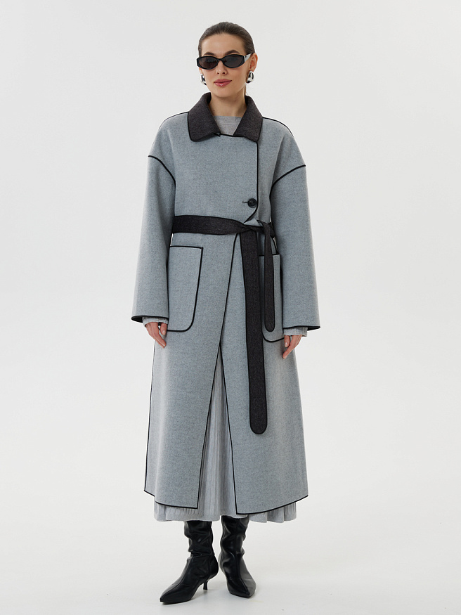 Шерстяное пальто без подкладки с контрастной отделкой и шарфом