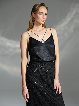 Топ из фактурной вискозы на бретелях