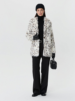 Укороченная шуба из эко-меха под рысь с английским воротником