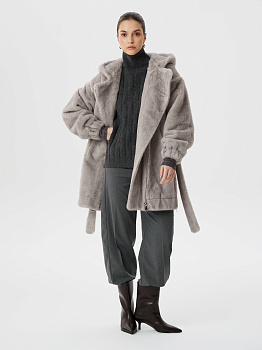 Серая шуба из эко-меха с капюшоном и отстегивающимися рукавами