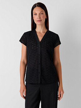 Рубашка из ткани с шитьем