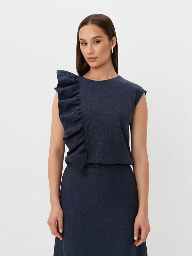 Топ из льна  с асимметричным воланом