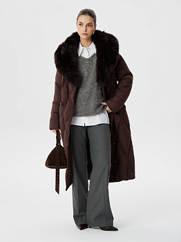 Пуховик из гусиного пуха в шоколадном цвете с натуральным мехом Пуховик из гусиного пуха в шоколадном цвете с натуральным мехом