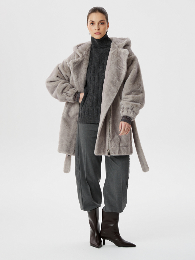 Серая шуба из эко-меха с капюшоном и отстегивающимися рукавами