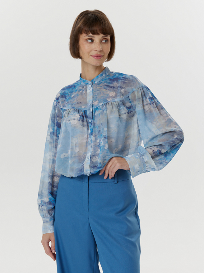 Воздушная блузка с кокеткой и планкой на пуговицах