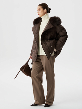 Пуховик из био-пуха с капюшоном и натуральным мехом в шоколадном цвете Пуховик из био-пуха с капюшоном и натуральным мехом в шоколадном цвете