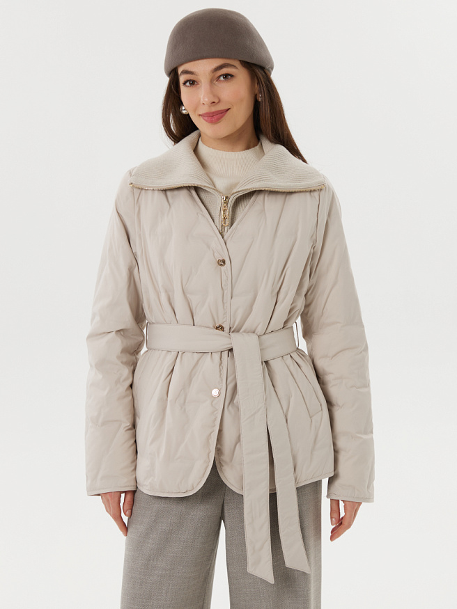 Стеганая куртка жемчужно-серого оттенка с трикотажным воротником