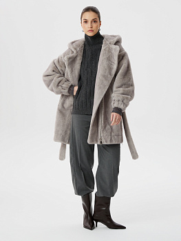 Серая шуба из эко-меха с капюшоном и отстегивающимися рукавами
