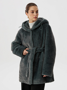 Шуба из эко-норки в нефритовом цвете с капюшоном и поясом