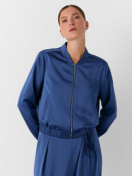 Укороченный бомбер из атласа