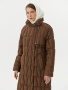 Пуховик с тиснением и воротником-стойкой в коричневом цвете 1.10.4-5-5 (Коричневый) 